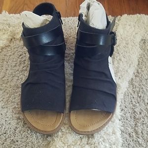 Blowfish Malibu black sandals